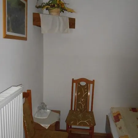 ゲストハウス Pars ジリナ